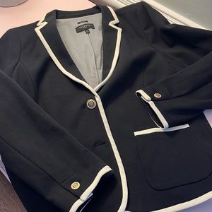 14P Black/Ivory Talbots Blazer